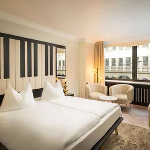 **** Hotel Elaya Center Austria