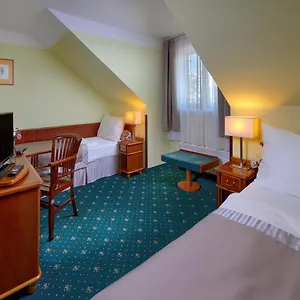 Selsky Dvur - Bohemian Village Courtyard Hotel